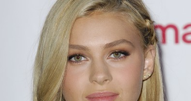 Jön a szőke utánpótlás Nicola Peltz személyében