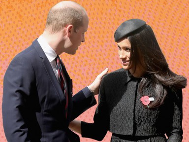 Meghan Markle végtelenül kínos helyzetbe hozta Vilmos herceget, ráadásul az egész királyi udvar előtt tette