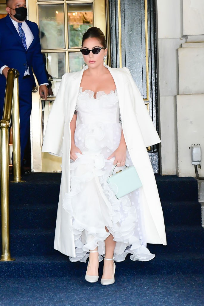 Hófehér, csipke, áttetsző Giambattista Valli darab