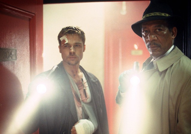 Mills és Somerset tökéletes páros volt a Hetedikben, a visszavonulás előtt álló Somerset ügyesen támogatja a kissé túl heves Mills-t, sajnos, hiába alkotnak remek csapatot, ők végül elbuknak