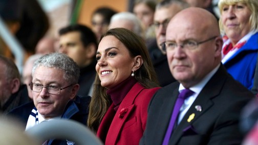 Katalin hercegné pirosban tündökölt élete egyik legfontosabb napján