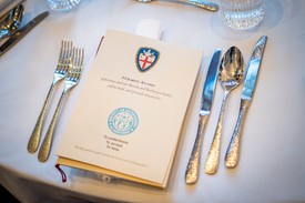 A szarvasgomba lovagrend missziója, hogy hírét vigyék a világban ezen ínyencségeiknek, emberbaráti cselekedetekkel irányítva rájuk a figyelmet