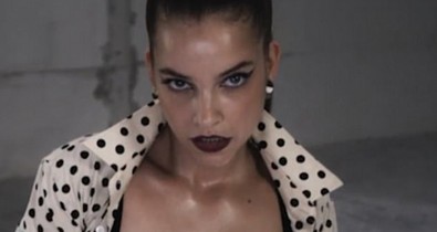 Palvin Barbi karácsonyi meglepetése: őrült szexi rúdtánc fehérneműben