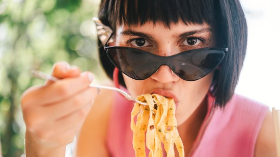 Ezért vagy farkaséhes reggelente, ha esténként kiadósat vacsorázol