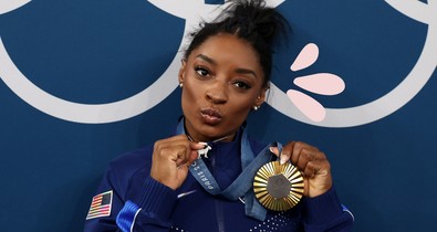 Simone Biles megmutatta, milyen szépségrutinnal készült a párizsi olimpiára, de a manikűrjét sem lehet szó nélkül hagyni
