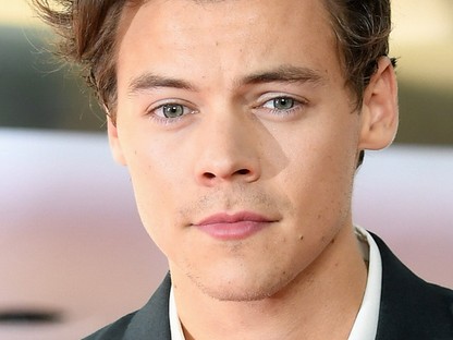 Harry Styles még rózsaszín balerinaruhában is megőríti a rajongókat
