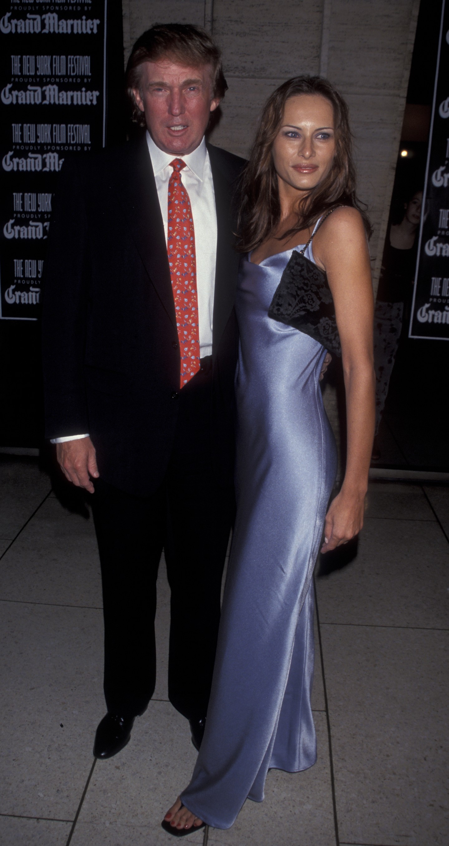 Úgy tűnik, Melania rajongott azokban az időkben a jégkék árnyalatért és a könnyedén leomló textúrákért