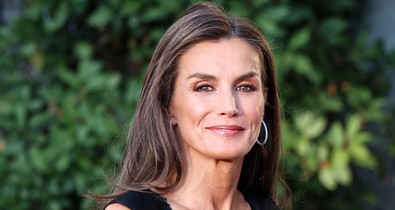 Letícia spanyol királyné sztárokat megszégyenítő ruhában ragyogott: álomszép lányai is vele tartottak az eseményre