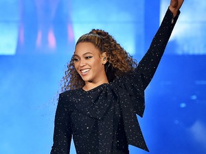 Beyoncé ezt a fantasztikus összeállítást viselte volna a BET gálán