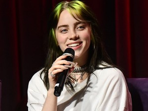 Billie Eilish jól álcázott horgásznak öltözött a Billboard-díjátadón