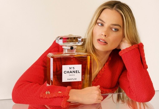 Margot Robbie lett az ikonikus Chanel N°5 illat arca