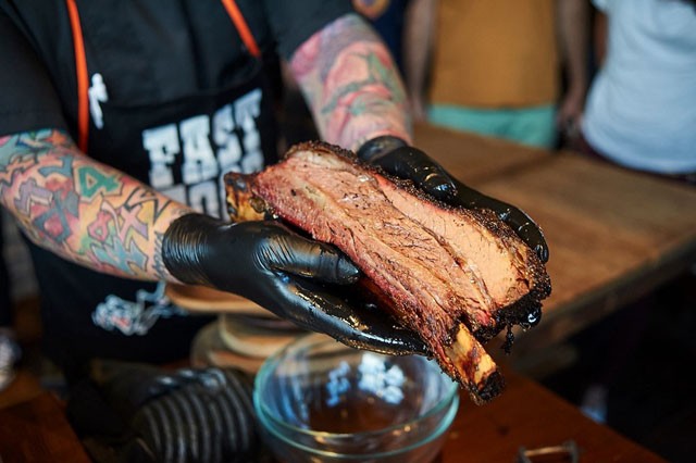 Húsvéti barbecue-tippek a Tetovált Séftől