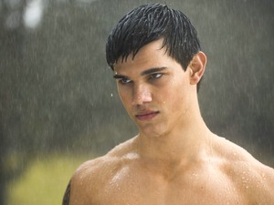 Micsoda átalakulás! Így néz ki ma az Alkonyat Jacobját alakító Taylor Lautner