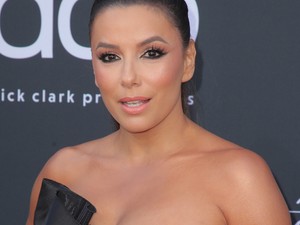 Sosem volt még ilyen gyönyörű Eva Longoria a vörös szőnyegen