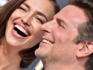 Irina Shayk és Bradley Cooper között csak úgy izzik a levegő közös nyaralásukon