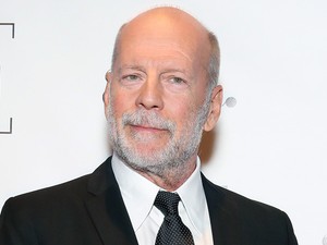 Óriási poén! Bruce Willis jelmeze után nincs többé értelme beöltözni