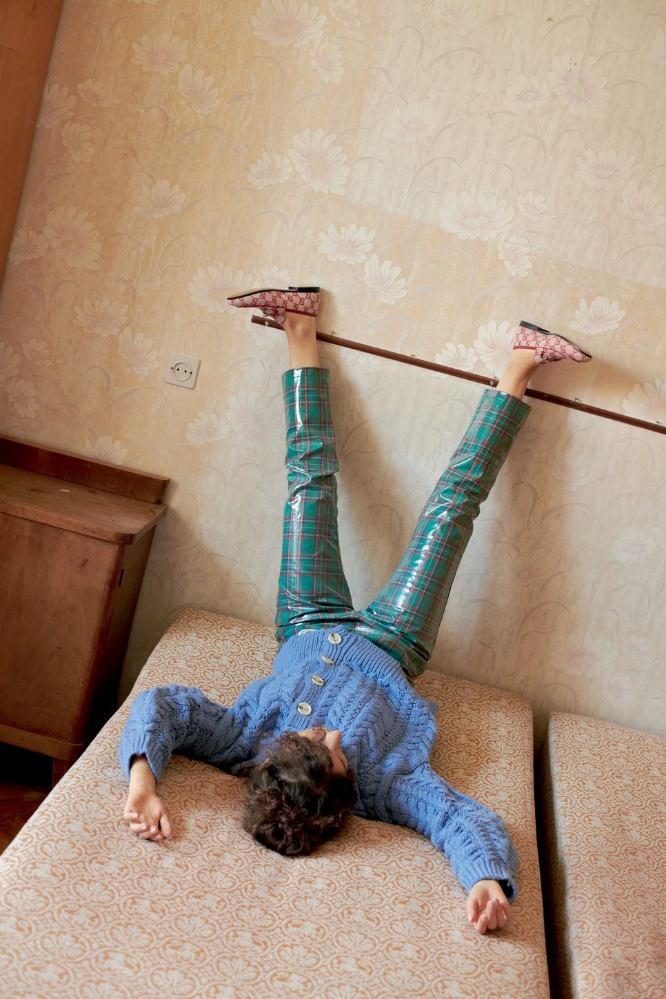 Az átmeneti kabát tökéletes alternatívája lehet a Blankán látható kardigán, érdemes körülnézni a nagymama szekrényében, mert lehet rábukkansz egy hasonló darabra