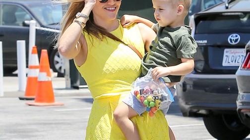 Napi cukiság: Reese Witherspoon vagány kisfiával