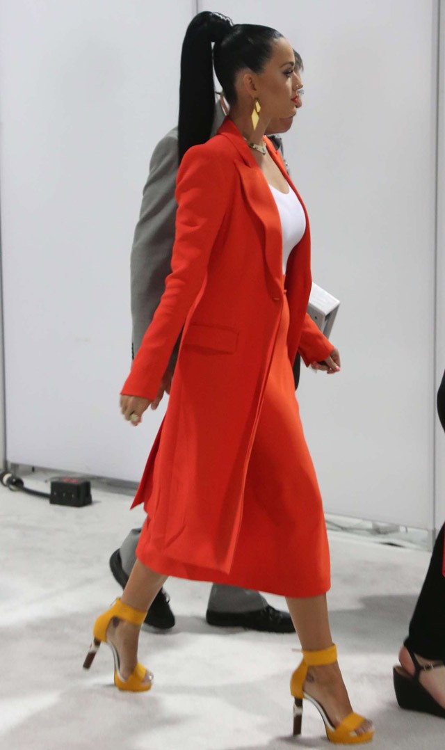 katy perry, orlando bloom, szexi, szivarsarok, kosztüm