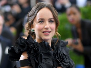 Dakota Johnson új tetkója olyan cuki, hogy mi is elfogadnánk