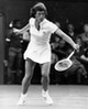 Martina Navratilova 1980-ban Wimbledonban, a csehszlovák származású bajnok 9 alkalommal diadalmaskodott az All England Lawn Club gyepén, megjelenése mindig vagány, de mégis elegáns volt