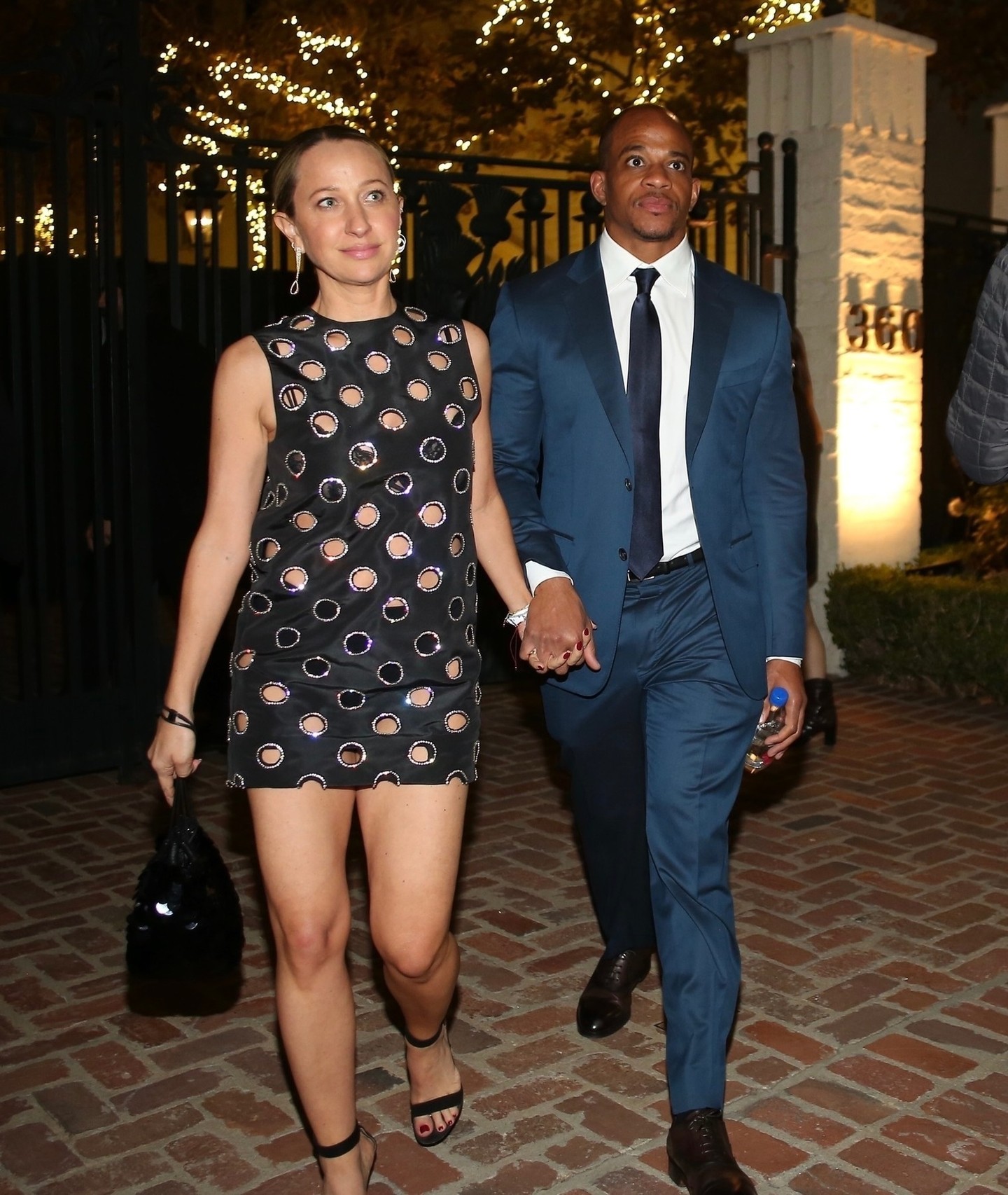 Jennifer Meyer és barátja, Geoffrey Ogunlesi is bulizott Leonardo DiCaprio 49. születésnapi partiján!