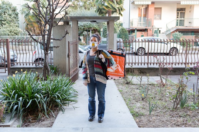 Exkluzív fotósorozat: így élik meg a futárok a vészhelyzetet