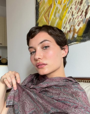 A 32 éves modell, Dayna Frazer három éven keresztül alkotott egy párt Dylan Sprouse-szal. 2014 februárjában kezdtek randizgatni, és 2017 augusztusában szakítottak. 