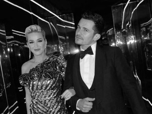 Divat a magyar: Katy Perry is az Abodi márka ruháját viseli