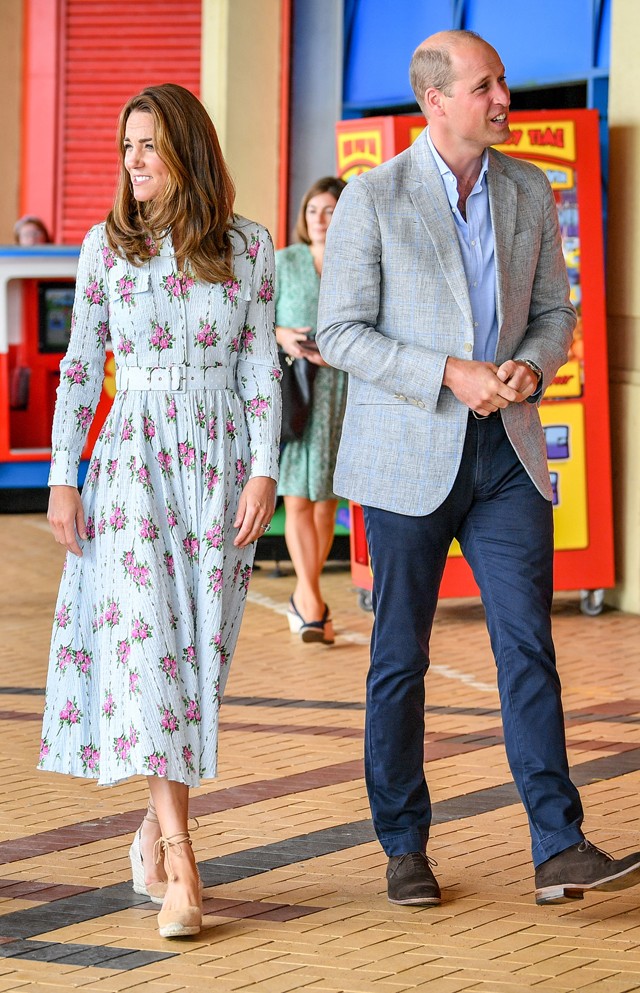 Nem bírjuk követni: Kate Middleton a nyár legvagányabb ruháiban parádézik