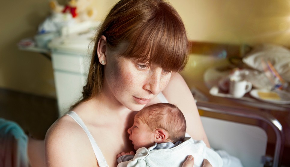 glamour anyaság magány