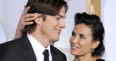 Ashton Kutcher megalázónak nevezte Demi Moore-ral való válását