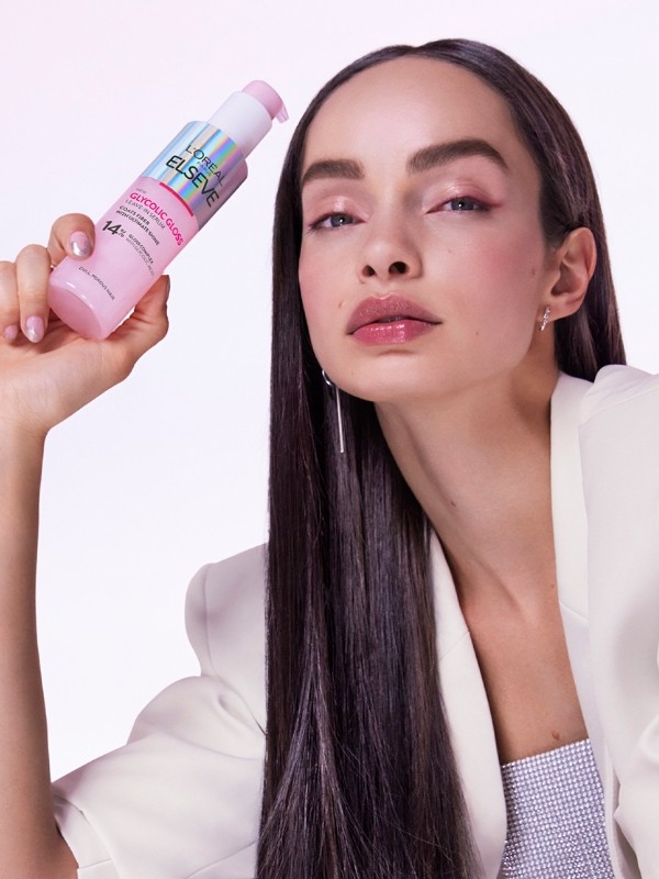 Glycolic Gloss Leave-In szérum glikolsavval L'ORÉAL PARIS 3999 Ft/150 ml (26,66 Ft/1 ml)