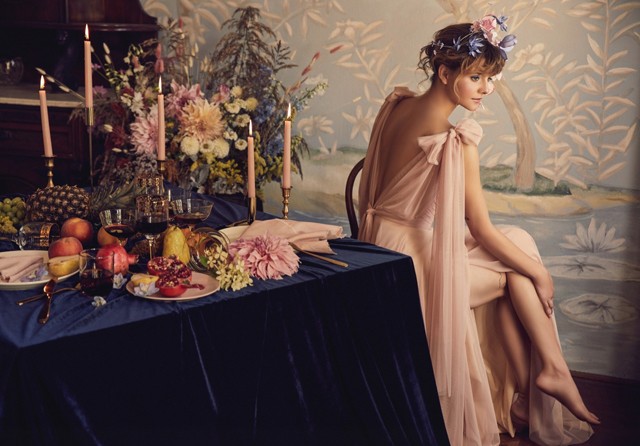 Jakab Juli színésznővel a főszerepben mutatja be a Nora Sarman az új esküvői kollekcióját