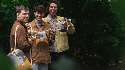 A fenntarthatóság és a jótékonykodás szüleménye a Háti x Carson Coma kollaborációja