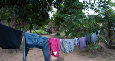 Korrupció, erőszak, kilakoltatások, szennyezett anyatej és állandó mérgezés - a brazil őslakosok súlyos árat fizetnek az olcsó divatért