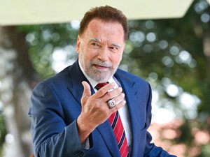 Arnold Schwarzenegger 79 éves lett, félelmetesen jó formában van a színész