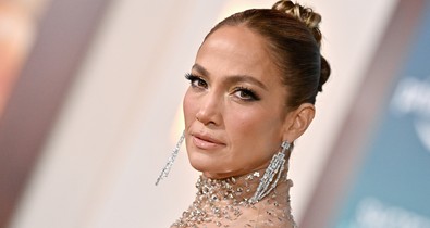 Jennifer Lopez lélegzetelállító fehérneműben készül a Valentin-napra
