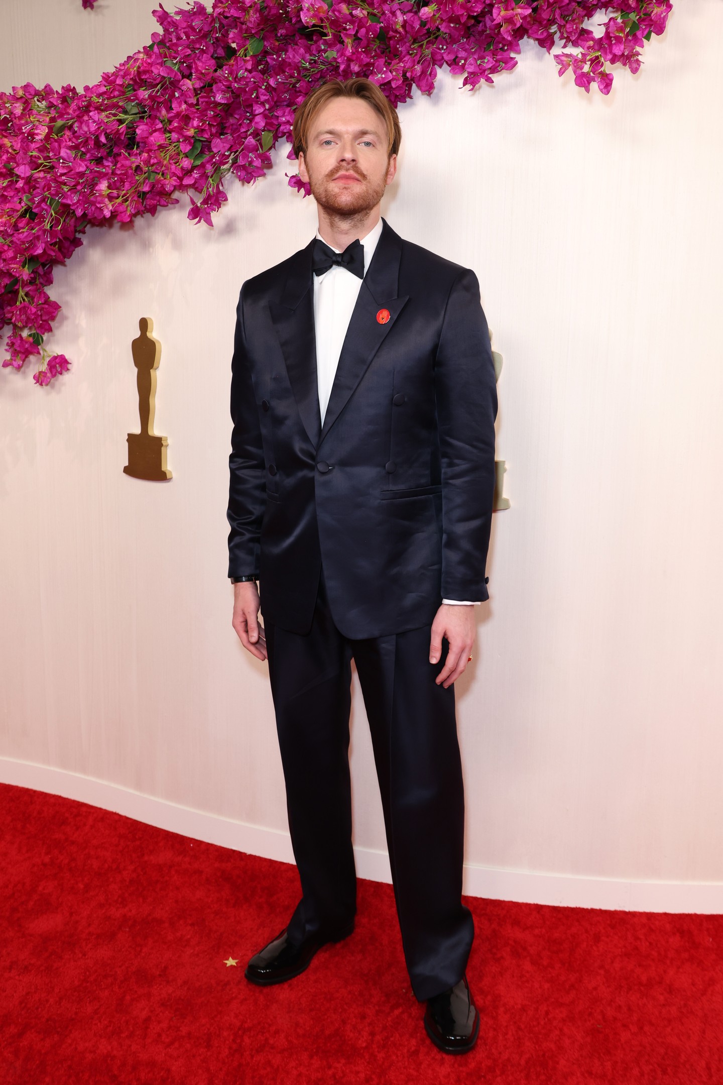Finneas O'Connell (Billie Eilish testvére) a 2024-es Oscar-gála vörös szőnyegén.