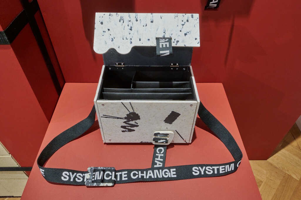 Buliash Todaeva kiállítása a Körforgásban sorozat hatodik kiállítása Megtekinthető a Ráth villában, Budapesten