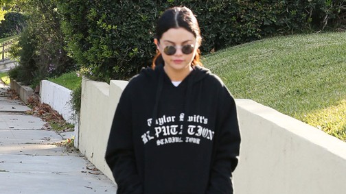 Na, kinek a pulcsijában van Selena Gomez?