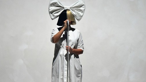 Sia az arcát és a mellét egyszerre mutatta meg!