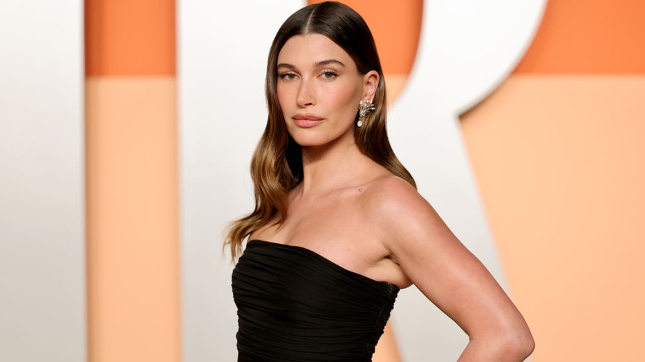 Hailey Biber véget vetett a találgatásoknak