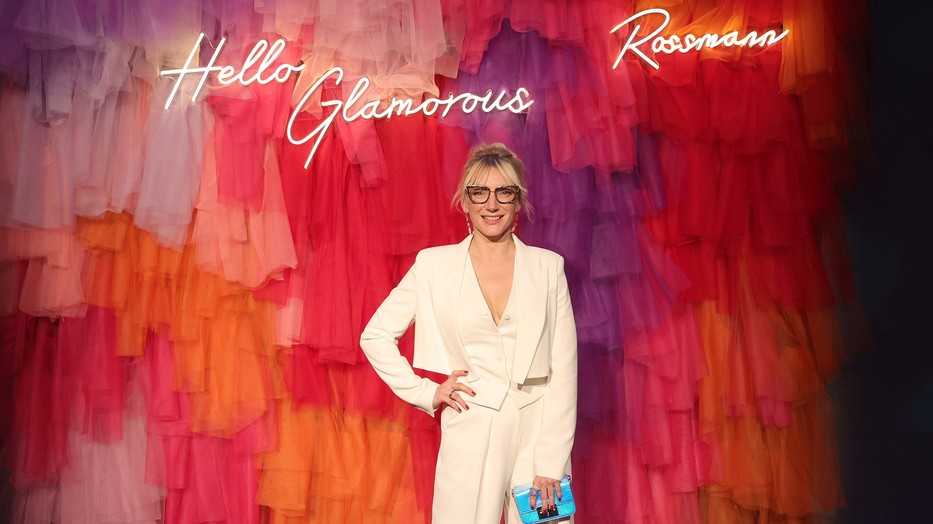 Borbély Alexandra a Glamour Women of the Year gálára egy Karl Lagerfeld kosztümben érkezett