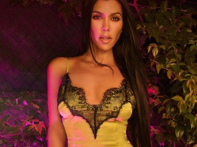 Kourtney Kardashian ritkán csinál ilyet, de most őrült romantikába kezdett!