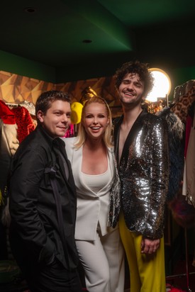 Buzasi Patrik, Kiss Márk és Köllő Babett a videóklip forgatásán