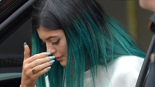 Kylie Jenner már megint hajszínt váltott