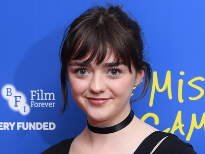 Arya Stark a legédesebb rebellis iskolás csajnak öltözött