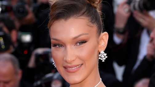 Bella Hadid minden idők első FaceTime kampányának arca - meztelenül pózol a fotókon