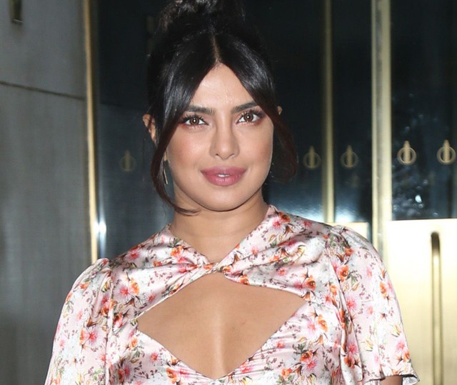 Priyanka Chopra olyan stílustrükköt mutat, hogy eldobod az agyad